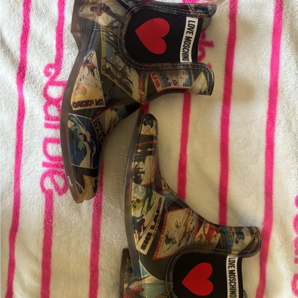 Love Moschino Graphic Rain Boots - Picture 9 of 9